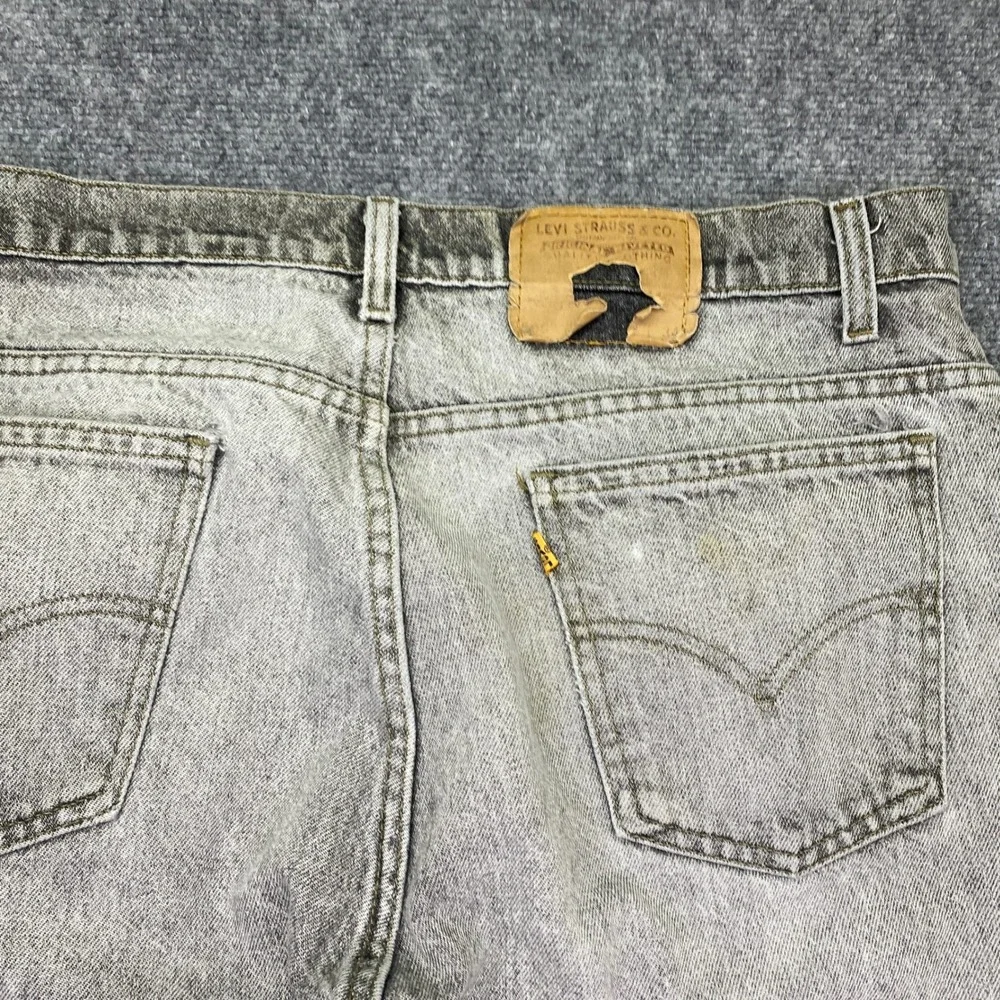 Vintage Levis 505 Orange Tab Grey Distressed Jeans Mens 35x33 USA Grunge